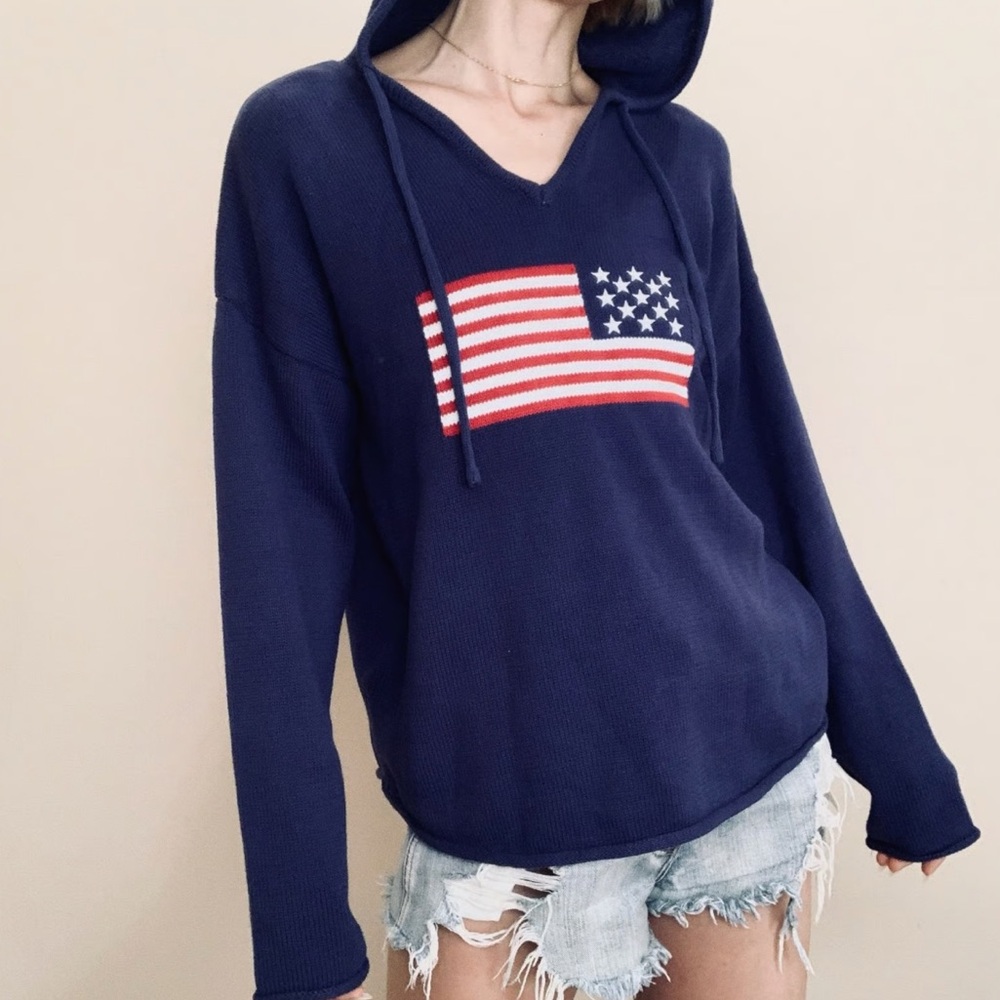 BRIT.NY NWT Hooded Flag  🇺🇸 Patriotic Knit Vneck Knit Sweater